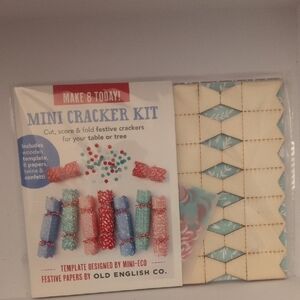 Old English Co. Mini Cracker Kit